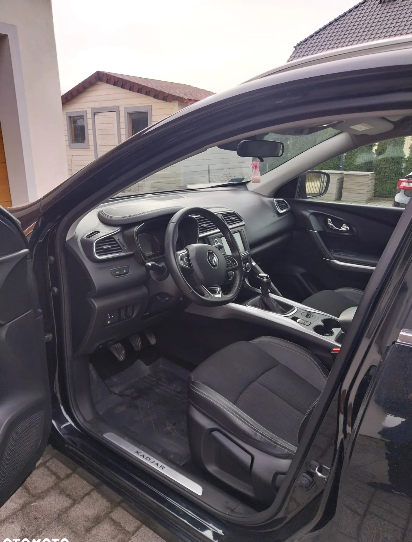 Renault Kadjar cena 49900 przebieg: 107500, rok produkcji 2015 z Koszalin małe 106